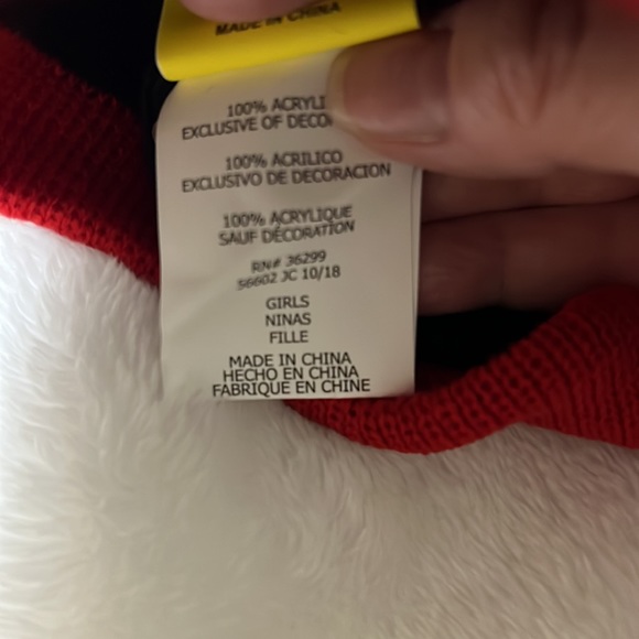 Set of 2, Disney Minnie Mouse beanie hat and gloves set. - Picture 11 of 13